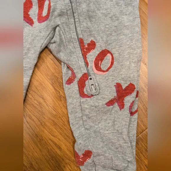 Baby XO Bodysuit Pajama - Picture 2 of 6